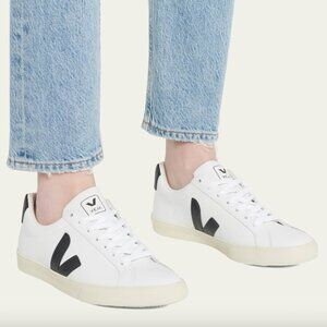 VEJA Esplar Logo Leather Low-Top Sneakers